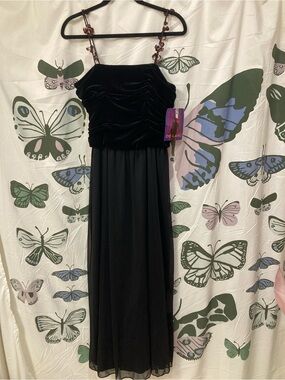 De Laru floral appliqué gown